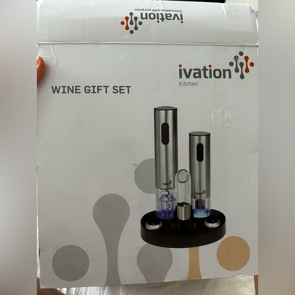 Ivation Wine Gift Set
